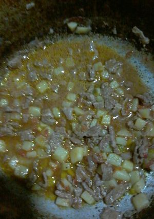 Una foto de Carne en salsa