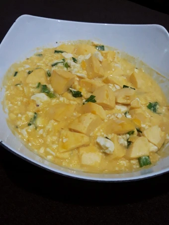 Cara Mudah Membikin Resep Tofu with Salted Egg Sauce (Tofu dengan Saus Telur Asin) yang Uenak Anti Ribet, Mantap