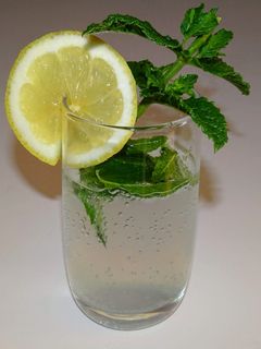 Une photo de Mojito à la menthe (vegan)