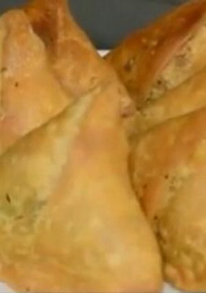 समौसे (samose recipe in Hindi) रेसिपी मुख्य फोटो