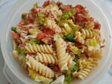 Ensalada de pasta y atún