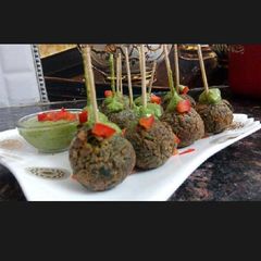 A picture of Spinach balls.