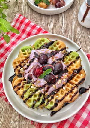 Foto resep Rainbow Peanut Waffles