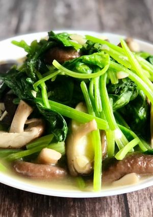 炒菠菜 / 家常菜 的食譜成品照片