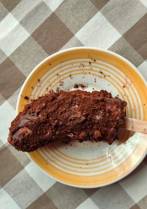 Una foto de Plátano bañado en chocolate🍌🍫
