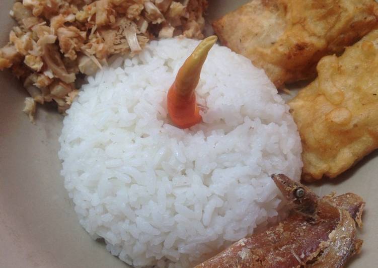 Nasi megono + lauk 🐟