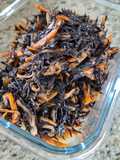 Hijiki Tumis Aroma Wijen, Wortel & Lobak: Cita Rasa Jepang di Rumah