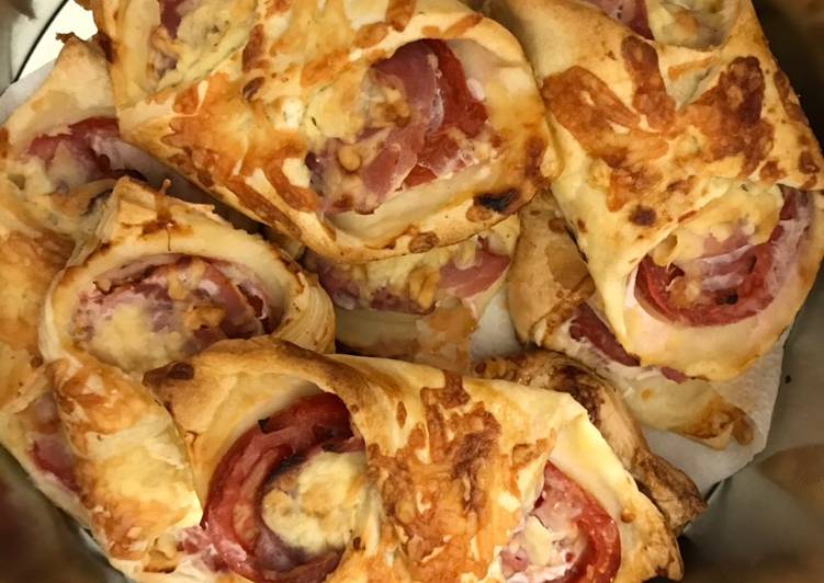 How to Make Perfect Cheese, Tomato and Bacon Wrap