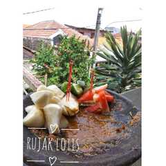 Rujak lotis রেসিপির প্রধান ছবি