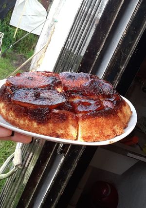 Una foto de Torta invertida de Manzana😋