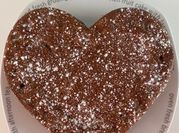Una foto de bizcocho de yogurt con nocilla