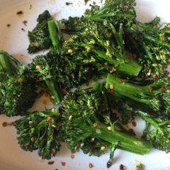 A picture of Cheesy, Crunchy Broccoli.