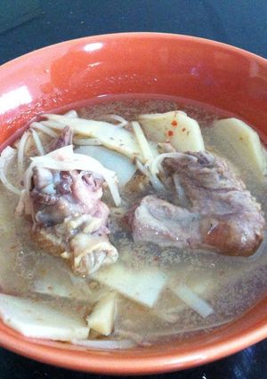 Hình của món Vịt nấu măng.