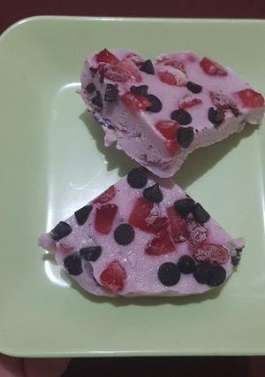 Foto resep Strawberry & Choco Chip Yogurt Bark Simple