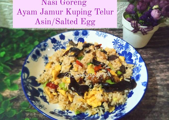 Nasi Goreng Ayam Jamur Kuping Telur Asin/Salted Egg