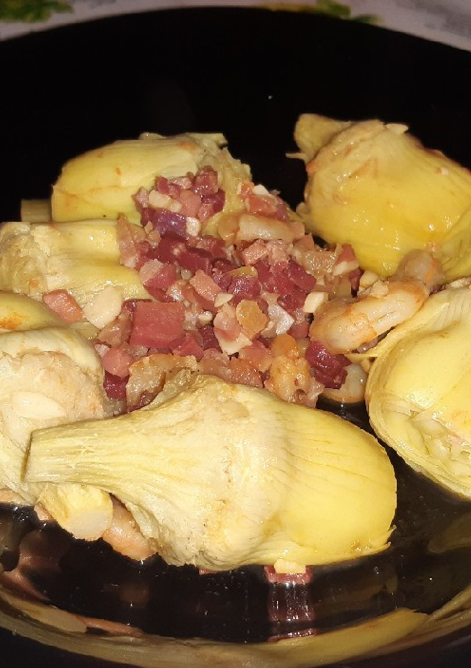 Una foto de Alcachofas con Jamón y Gambas