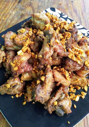 Foto resep Deep Fried Garlic Pork Ribs with Delicious Dipping Sauce