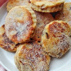 A picture of Mini Welsh Cakes.