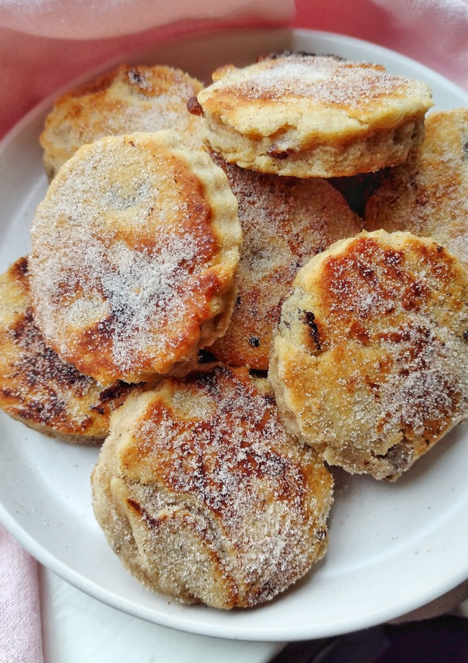 A picture of Mini Welsh Cakes.
