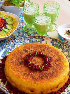 عکسی از دستور ته چین مرغ زعفرانی