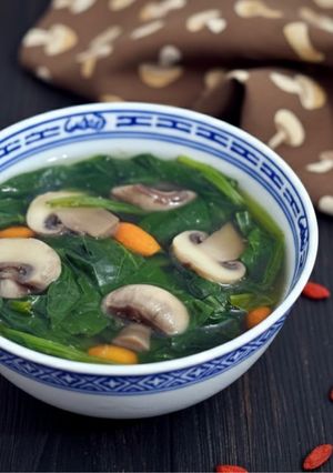 Hình của món 🌱 Canh Rau Chân Vịt Nấm Mỡ Kỷ Tử.