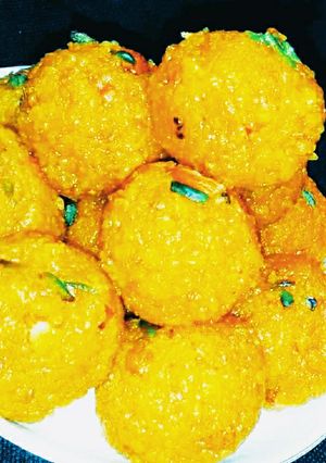 मोतीचूर लड्डू (Motichur Laddu Recipe in Hindi) रेसिपी मुख्य फोटो