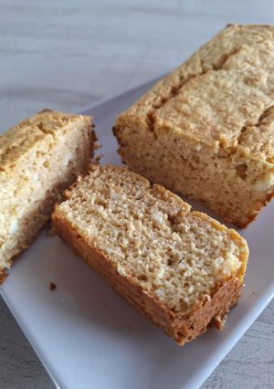 Una foto de Budín de Limón proteico 🍋