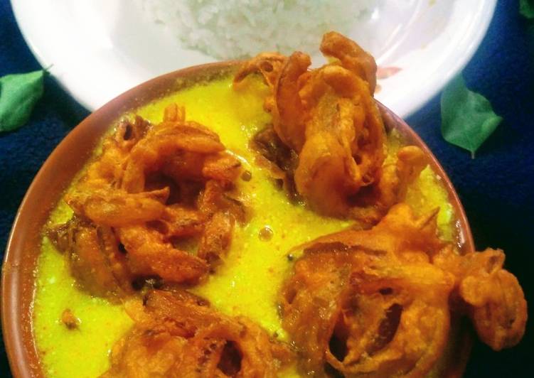 Steps to Prepare Perfect Kadhi pakoda