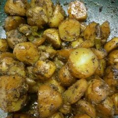 A picture of Crispy amchoor potato.