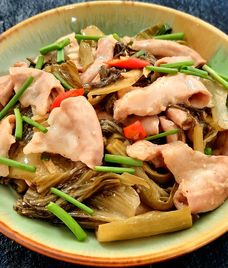 lòng non xào dưa chua