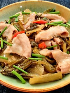 Hình của món Lòng non xào dưa chua.