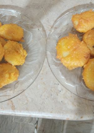 A picture of Aloo ke pakore.