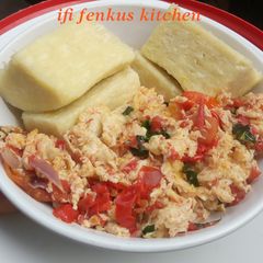 A picture of Boiled yam and egg sauce.