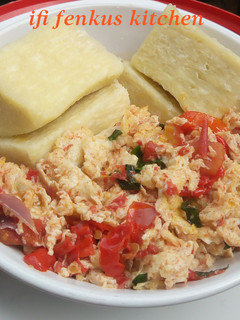 A picture of Boiled yam and egg sauce.