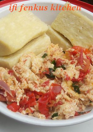 A picture of Boiled yam and egg sauce.