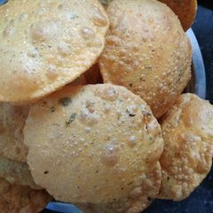 A picture of Soft Methi Puri.