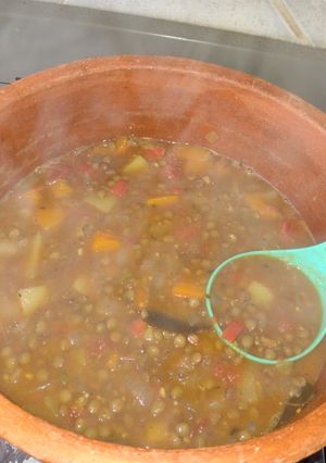 Una foto de Guiso de lentejas y verduras