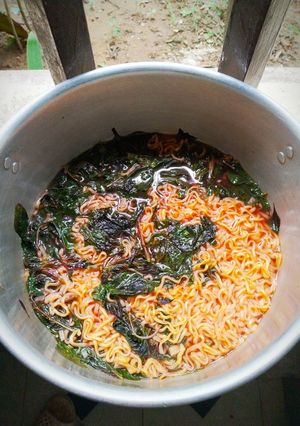 Hình của món Canh rau dền ft mì tôm.