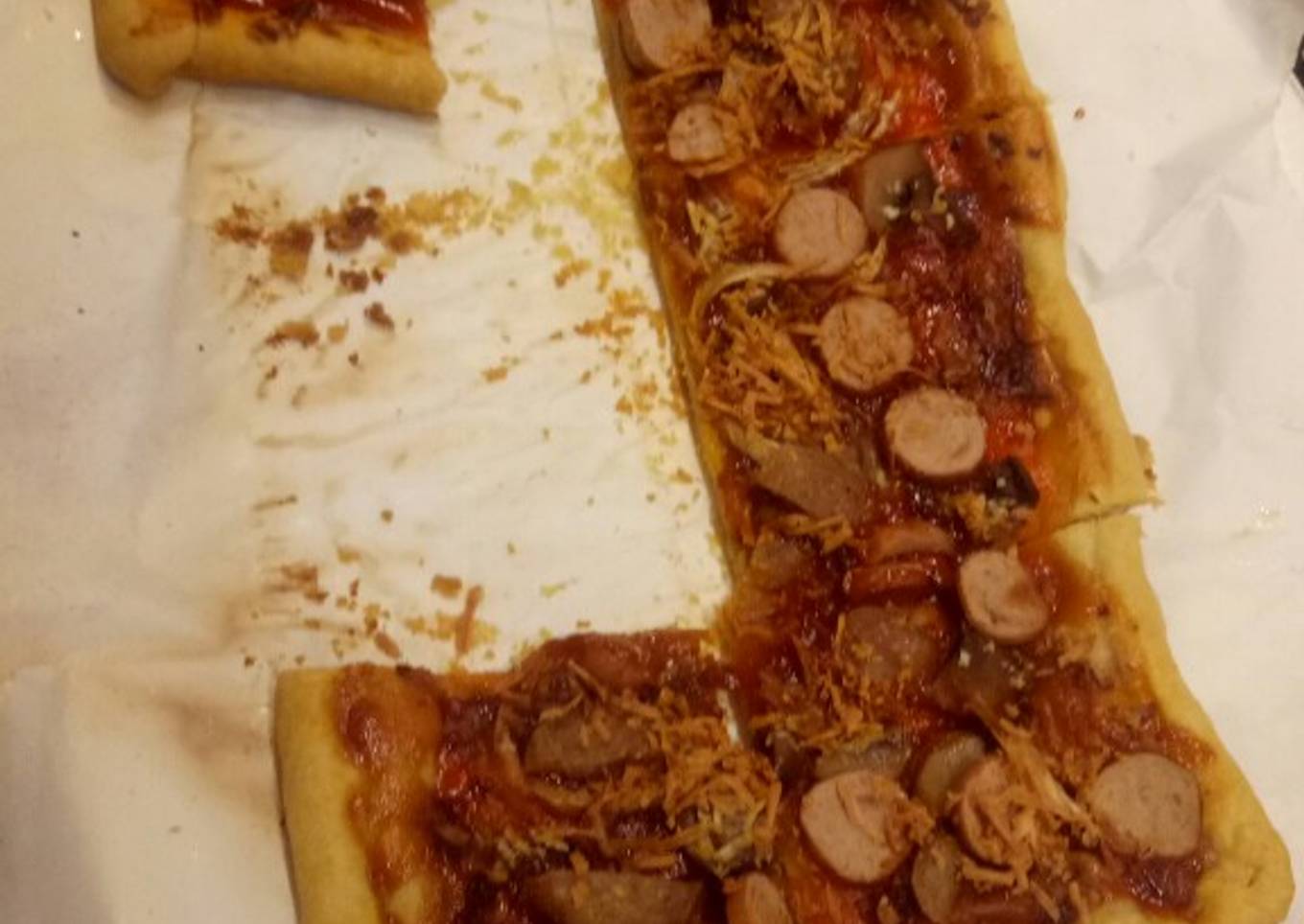 Pizza sosis ala kadarnya