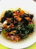 Ensalada #tupper de kale, manzana, atún y queso de Cabra con vinagreta de piquillos