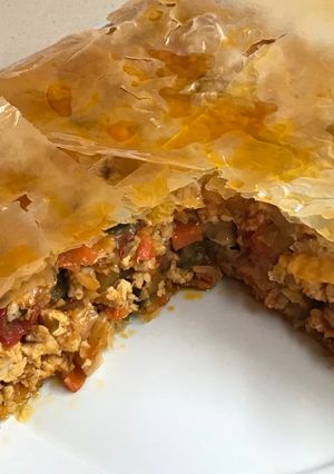 Una foto de 6 hojas 🍁de Masa FILO con Pollo🐓 (Árabe)