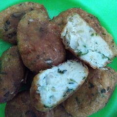 A picture of Fried Potato Cakes (Perkedel).