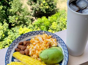 Foto de 🥑 Pequeno-Almoço Saudável com Milho, Ovos e Abacate