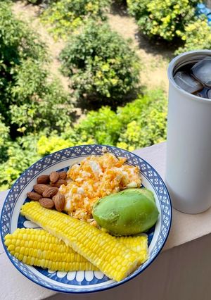 Foto de 🥑 Pequeno-Almoço Saudável com Milho, Ovos e Abacate