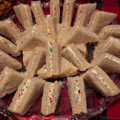 A picture of Easy Sandwich - Creamcheese /Cucumber/Bell Pepper.