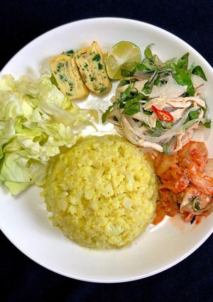 Hình của món Cơm gà xé keto.