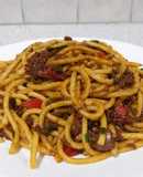 Tallarín saltado con carne molida