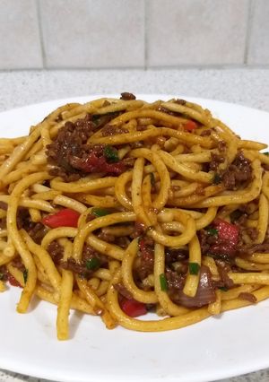 Una foto de Tallarín saltado con carne molida