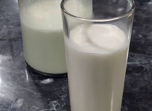 Una foto de Leche o bebida Vegetal Casera de Almendras