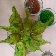 A picture of Spinach fritters.